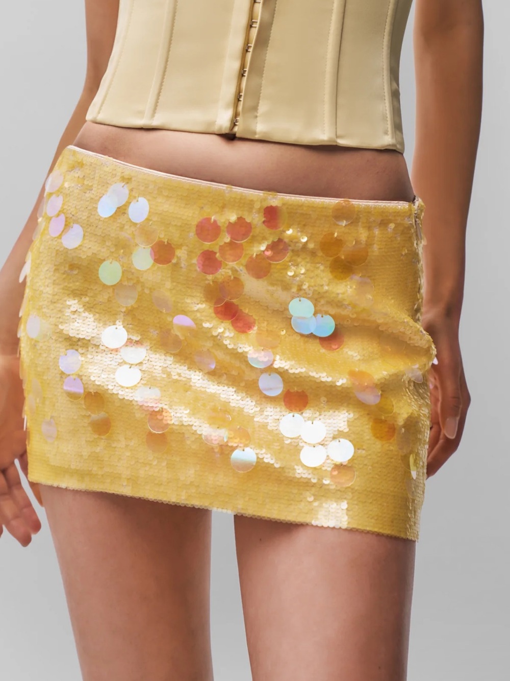 Guizio Low Rise Paillette Sequin Skirt in Soft Daisy Yellow Revolve size XL